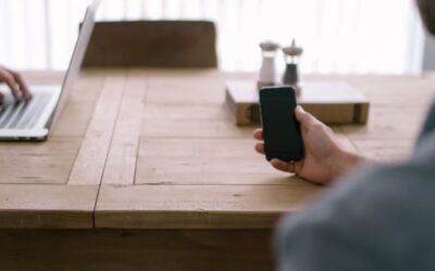 How Our Cell Phones Distract Us at Work