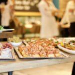 How to Eat Healthy in a College Dining Hall
