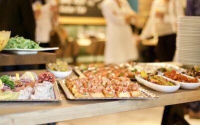 How to Eat Healthy in a College Dining Hall