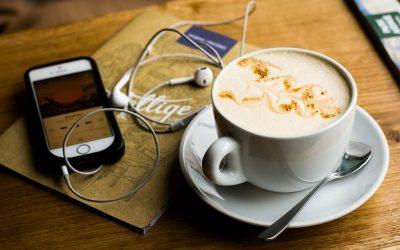 5 Unique Podcasts For Your Daily Commute